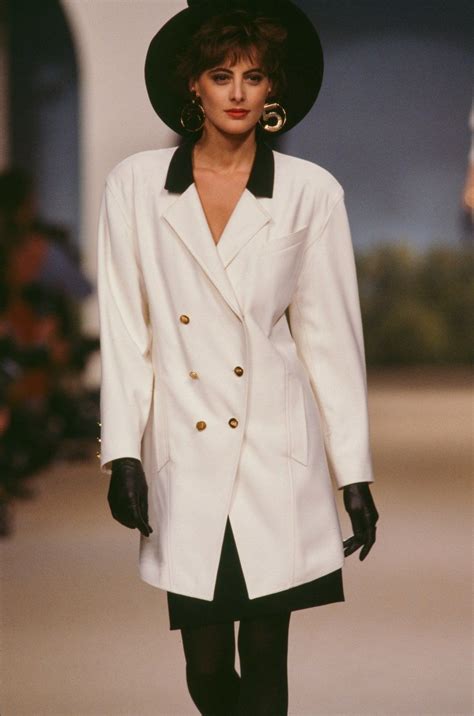 chanel 1988 runway|Chanel style by Karl Lagerfeld in the 1980s .